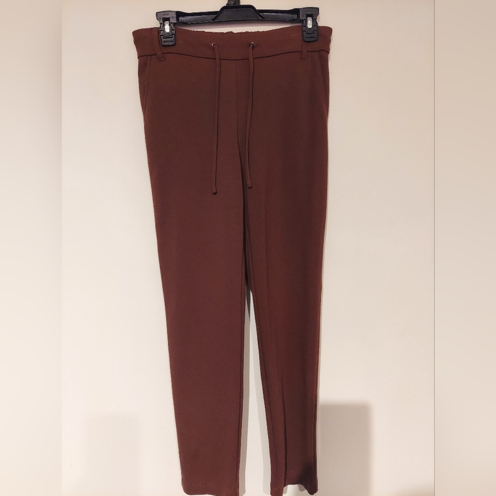 NWOT - Leggings style pants